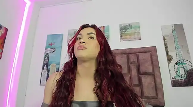 Snapshot of alexandra_fire69x chatting on 01.17.25 alexandra fire69x online show from 01.17.25