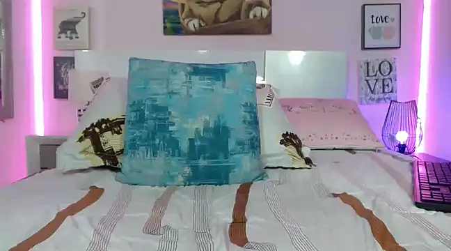 Snapshot of alexandra_fire69x chatting on 01.18.25 alexandra fire69x online show from 01.18.25