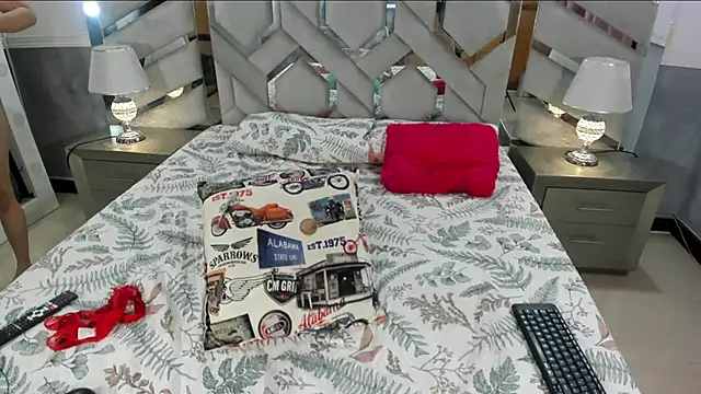 Snapshot of alexandra_fire69x chatting on 02.28.25 alexandra fire69x online show from 02.28.25