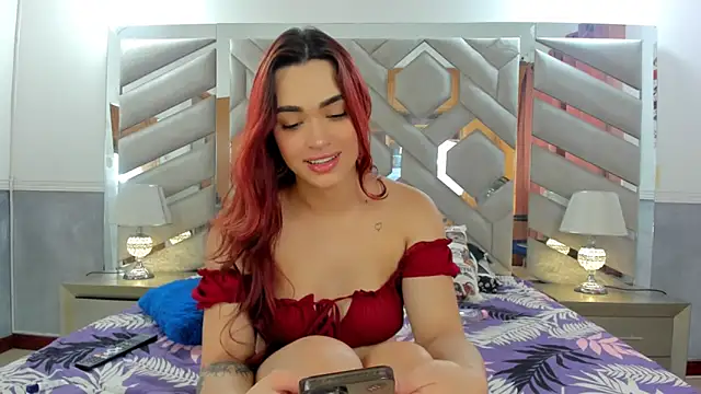 Snapshot of alexandra_fire69x chatting on 11.15.25 alexandra fire69x online show from 11.15.25