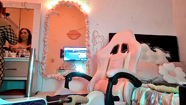 Snapshot of Dulce_Maria05 chatting on 03.06.25 Dulce Maria05 online show from 03.06.25