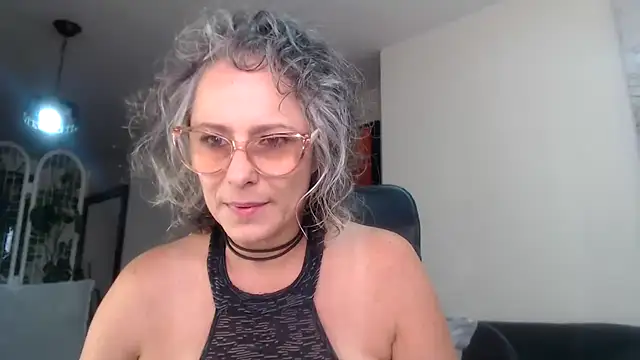 Snapshot of Pinkboobie chatting on 02.03.25 Pinkboobie online show from 02.03.25