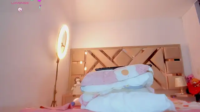 ashelydainii online show from 04.21.26