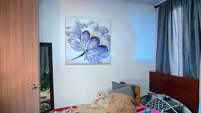 vanessabrown  online show from 01.28.25