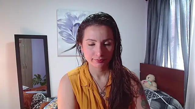 vanessabrown  online show from 02.15.25