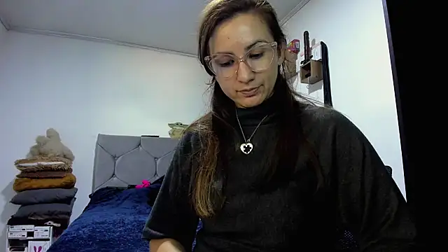 vanessabrown  online show from 03.04.26