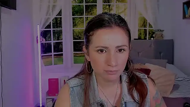 vanessabrown  online show from 04.29.26