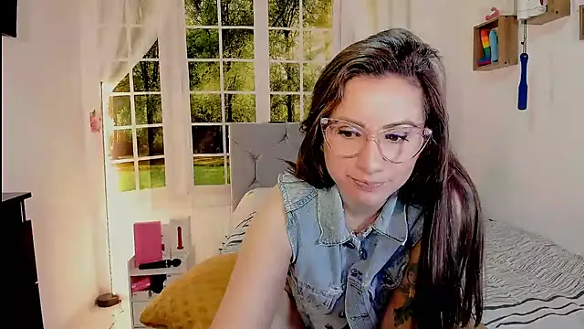 Snapshot of vanessabrown_ chatting on 06.19.26 vanessabrown online show from 06.19.26