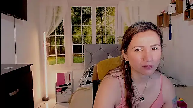 Snapshot of vanessabrown_ chatting on 07.05.26 vanessabrown online show from 07.05.26