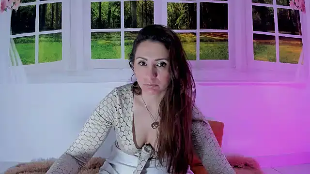 Snapshot of vanessabrown_ chatting on 07.18.26 vanessabrown online show from 07.18.26
