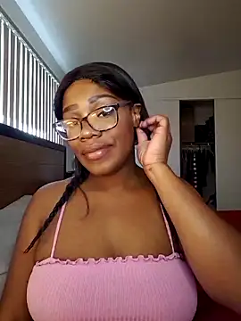 Snapshot of lollycoco chatting on 11.30.25 lollycoco online show from 11.30.25