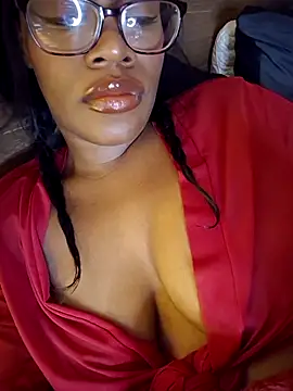 Snapshot of lollycoco chatting on 12.16.25 lollycoco online show from 12.16.25