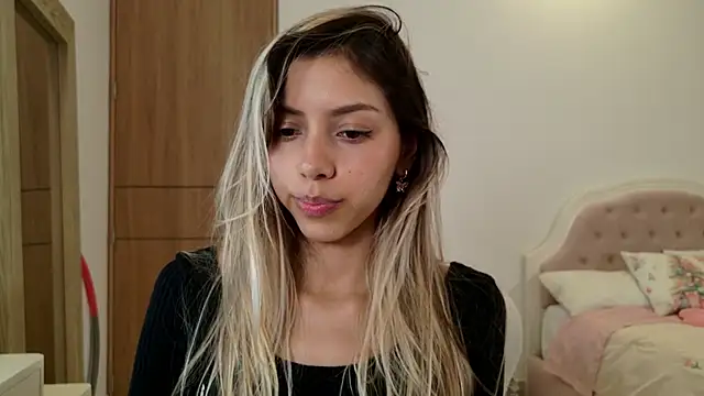 Sensualtease online show from 12.13.24