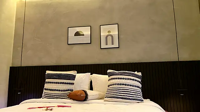 Sensualtease online show from 12.22.24