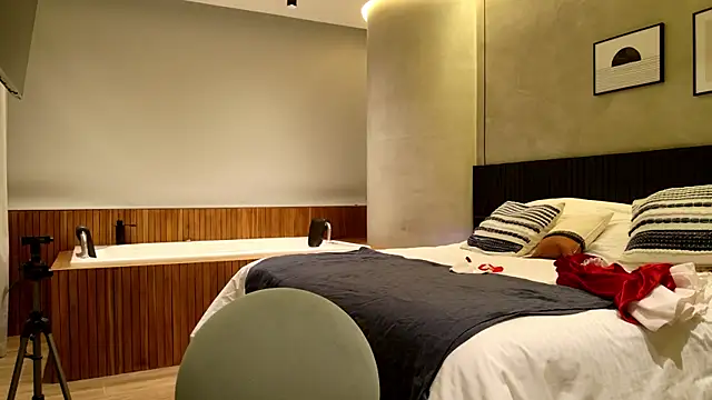 Sensualtease online show from 12.24.24