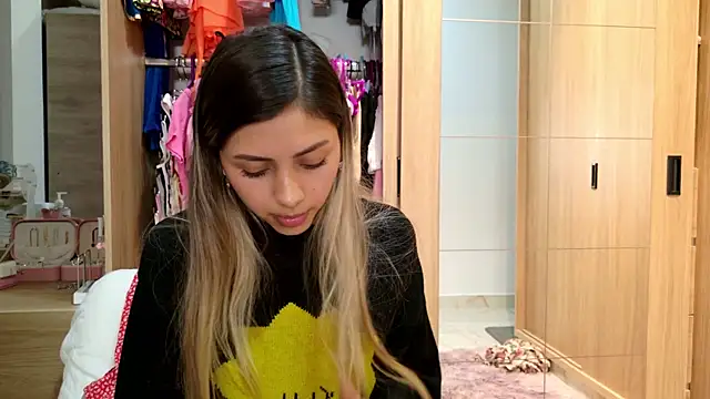 Sensualtease online show from 01.19.25