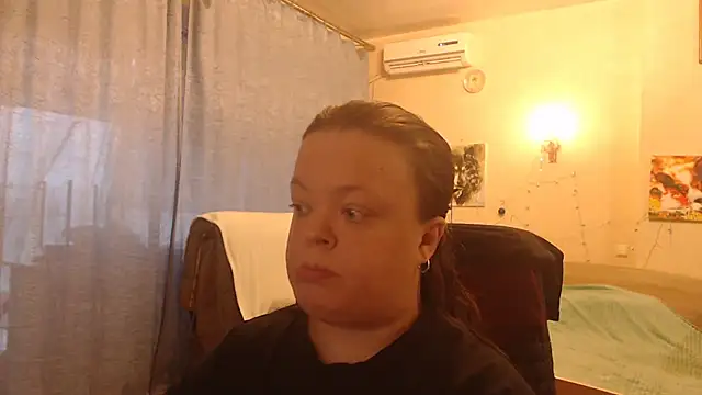 Janiffer MiMi online show from 12.16.24