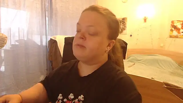 Janiffer MiMi online show from 12.16.24