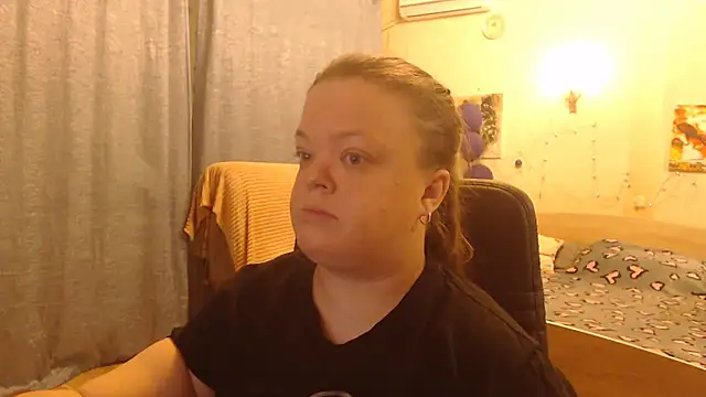 Janiffer MiMi online show from 01.11.25