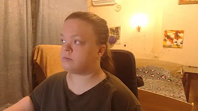 Janiffer MiMi online show from 01.15.25