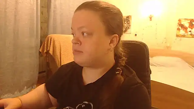 Janiffer MiMi online show from 01.19.25