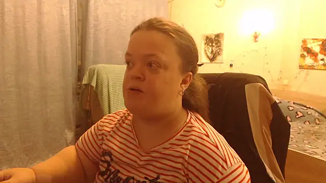 Janiffer MiMi online show from 02.14.25