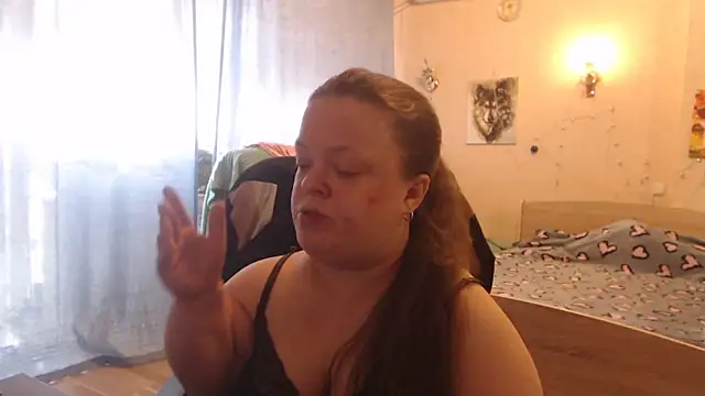 Janiffer MiMi online show from 02.14.25