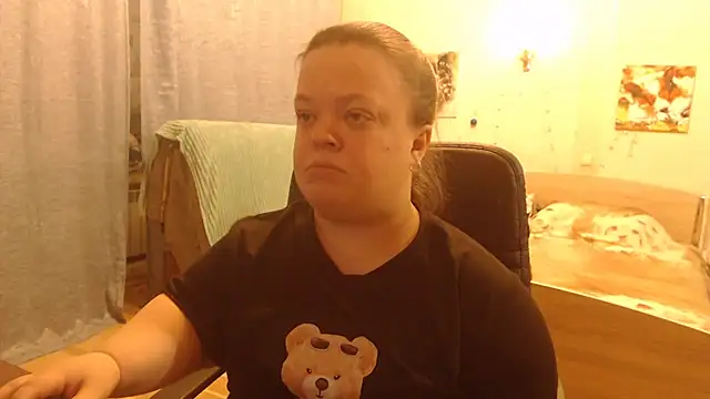 Janiffer MiMi online show from 02.18.25