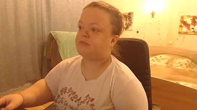 Janiffer MiMi online show from 02.19.25