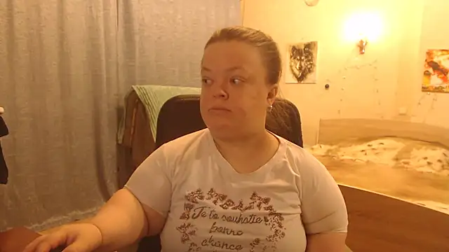 Janiffer MiMi online show from 02.19.25