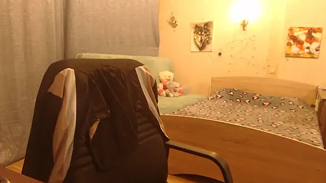 Janiffer MiMi online show from 02.24.25