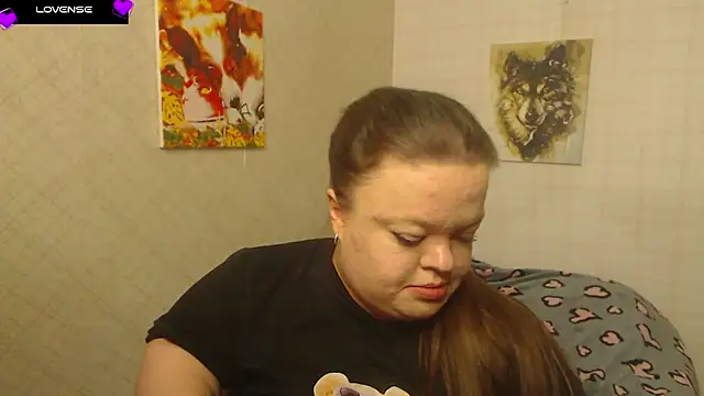 Janiffer MiMi online show from 10.17.25