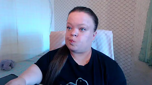 Janiffer MiMi online show from 06.19.26