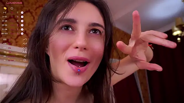 Snapshot of Holla_Molly chatting on 02.12.25 Holla Molly online show from 02.12.25