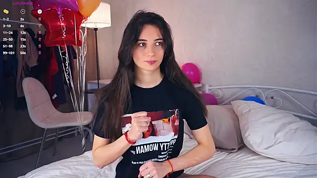 Snapshot of Holla_Molly chatting on 03.22.25 Holla Molly online show from 03.22.25