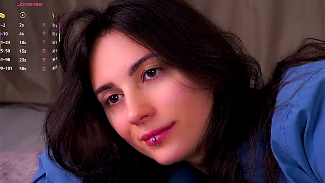 Snapshot of Holla_Molly chatting on 12.14.25 Holla Molly online show from 12.14.25