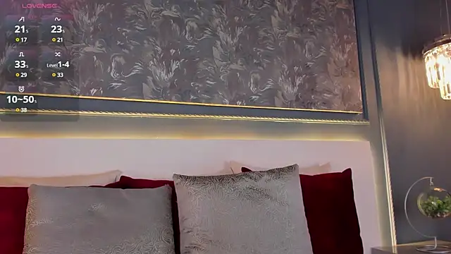 Snapshot of evamoretti chatting on 02.01.25 evamoretti online show from 02.01.25