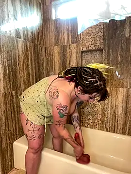 Snapshot of 1-800-FUCKYOU chatting on 10.10.25 1-800-FUCKYOU online show from 10.10.25