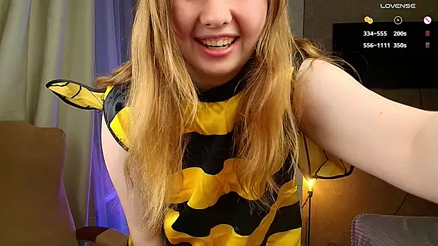 Vivian cutie online show from 10.31.25