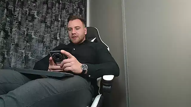 Thori92 online show from 02.12.25