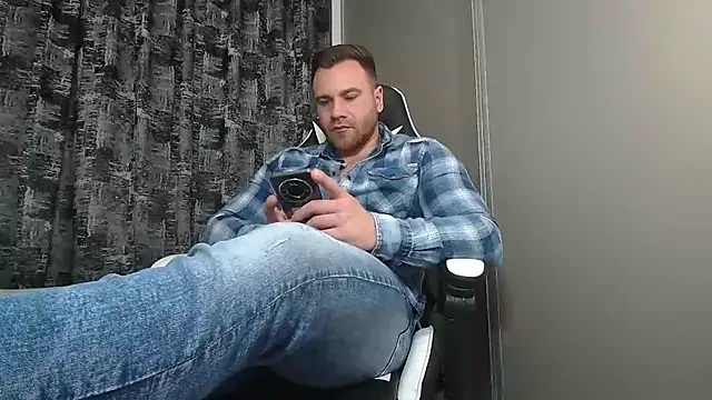 Thori92 online show from 02.17.25