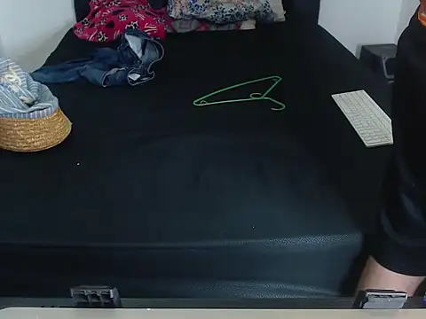 Snapshot of jeancarloscum12 chatting on 12.17.25 jeancarloscum12 online show from 12.17.25