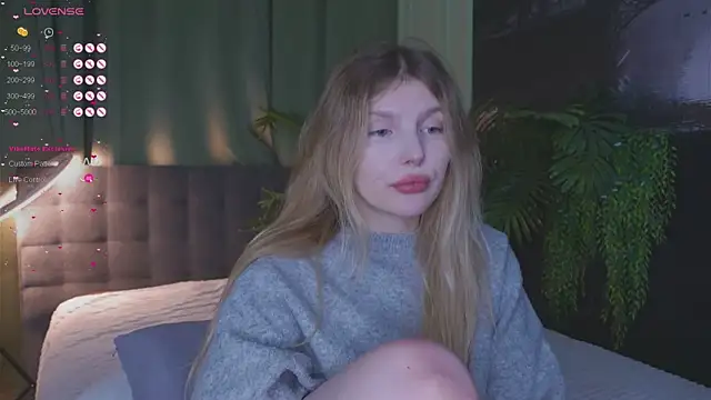 Snapshot of _aleksa_ chatting on 12.04.24  aleksa  online show from 12.04.24