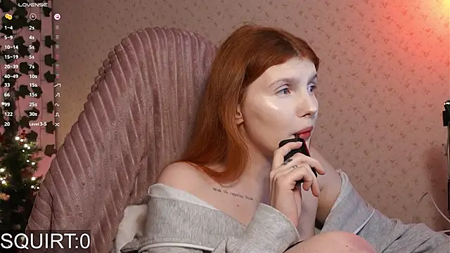 Snapshot of _aleksa_ chatting on 12.19.24  aleksa  online show from 12.19.24