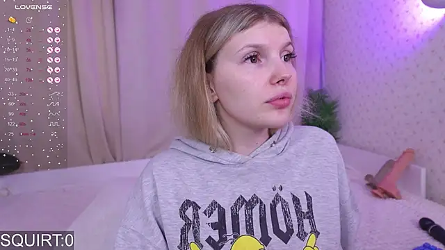 Snapshot of _aleksa_ chatting on 09.12.25  aleksa  online show from 09.12.25