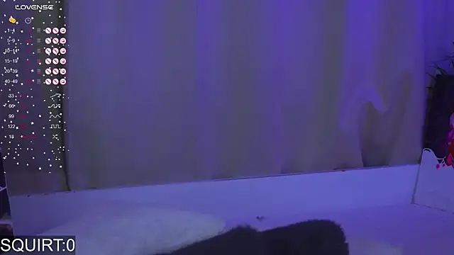 Snapshot of _aleksa_ chatting on 10.04.25  aleksa  online show from 10.04.25