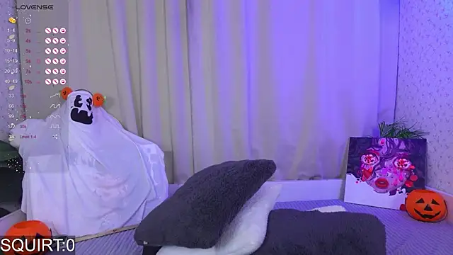 Snapshot of _aleksa_ chatting on 10.17.25  aleksa  online show from 10.17.25