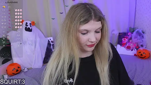 Snapshot of _aleksa_ chatting on 10.18.25  aleksa  online show from 10.18.25