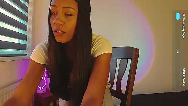 Snapshot of Therainqueen chatting on 12.02.24 Therainqueen online show from 12.02.24