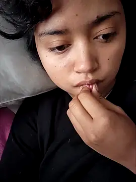 Peach Girll online show from 03.21.25